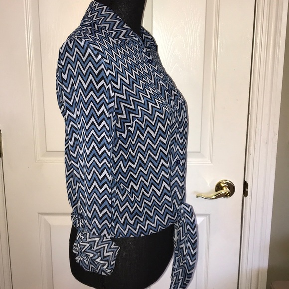 Patterned Button up blouse - Picture 3 of 6